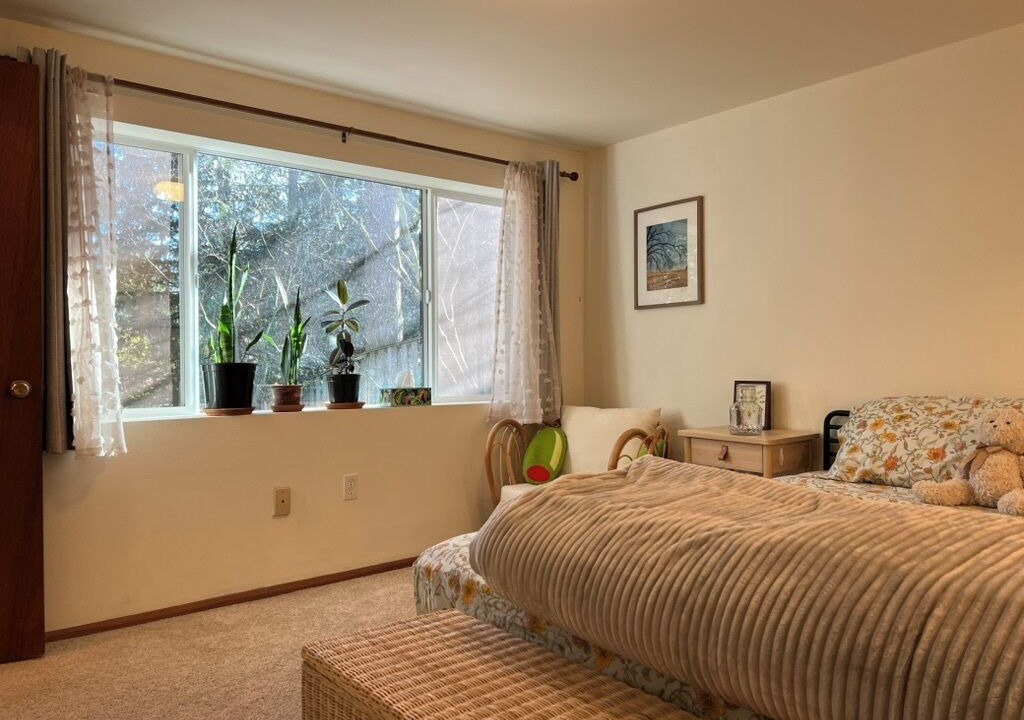 Photo of Bedroom in Shoreline