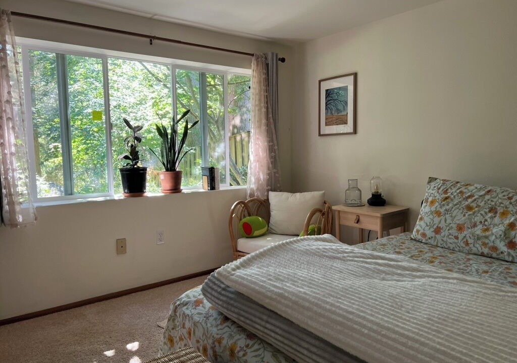 Photo of Bedroom in Shoreline