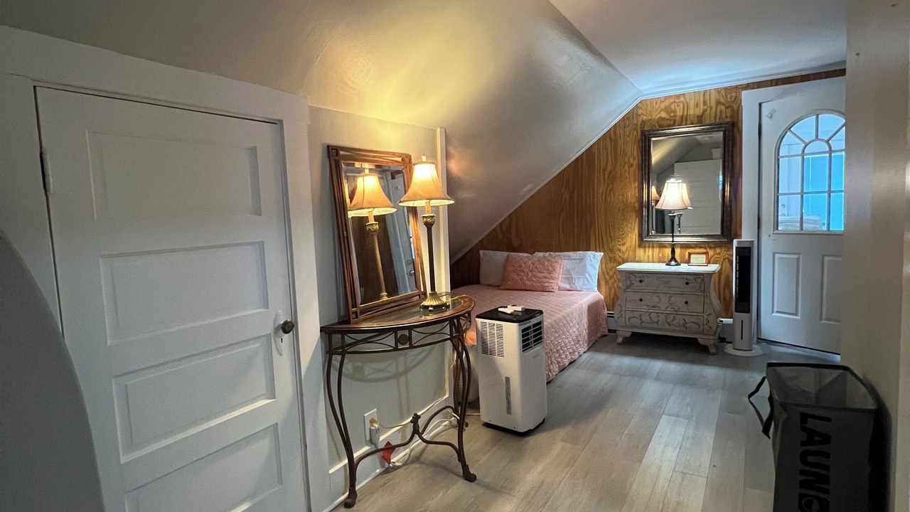 Photo of Bedroom in Historic Hill