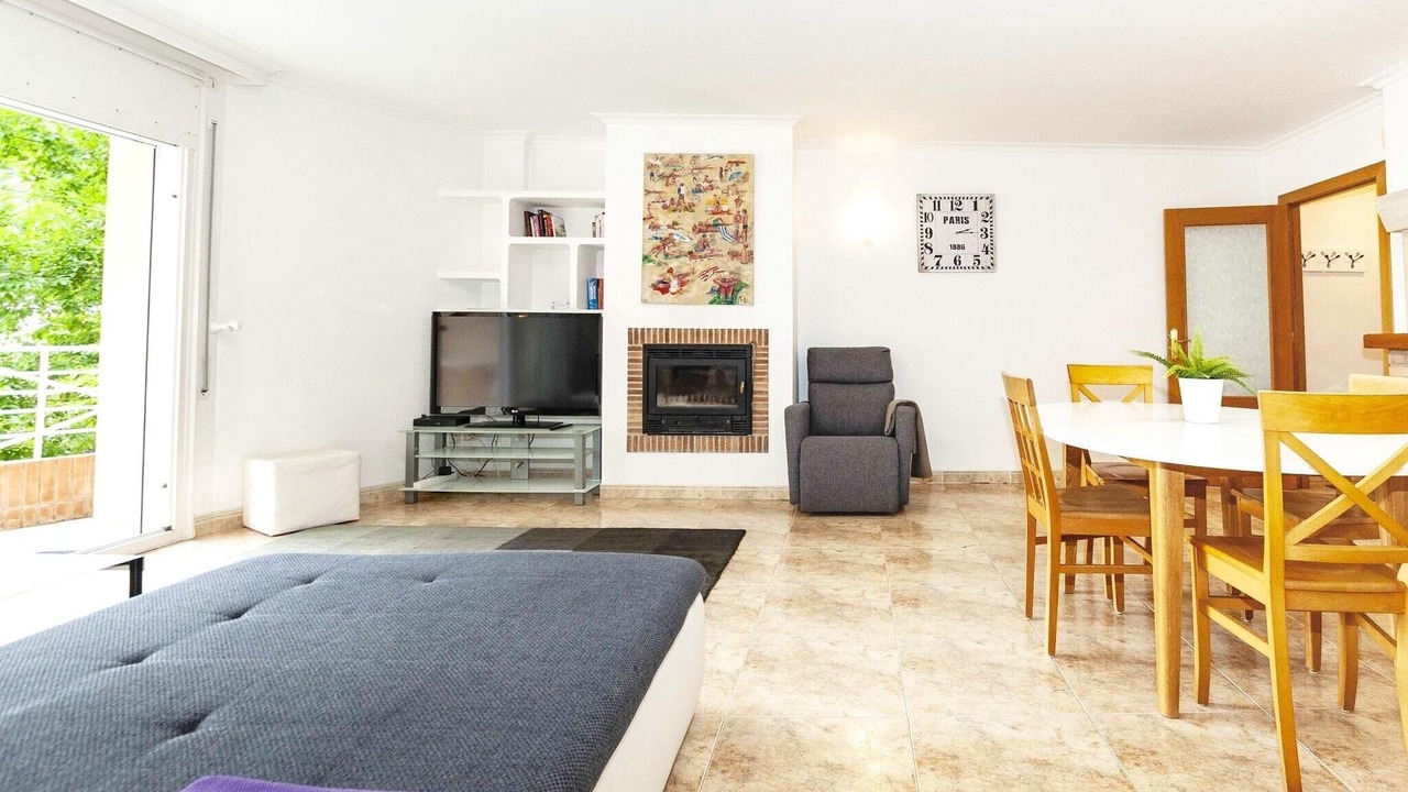 Photo of Livingroom in Roses Town Center