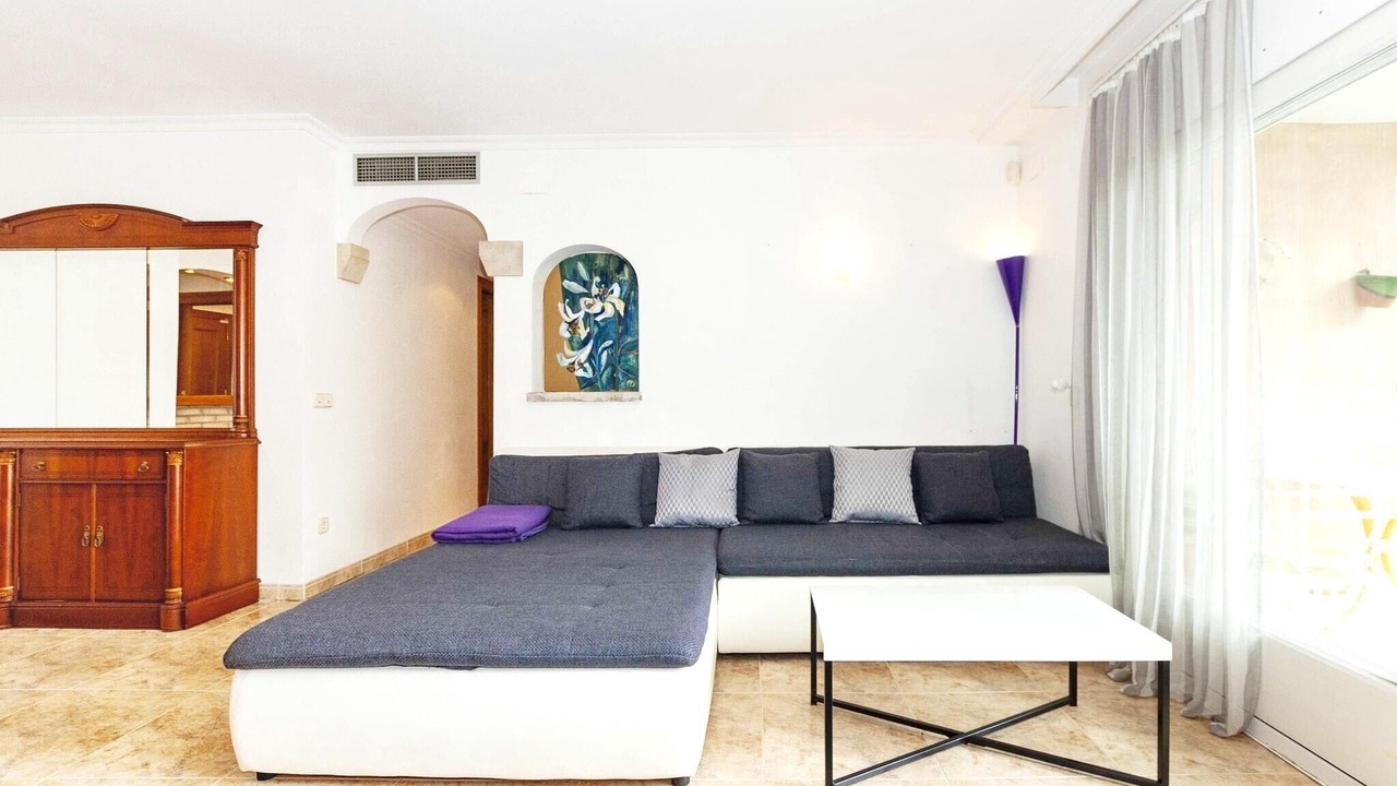 Photo of Livingroom in Roses Town Center