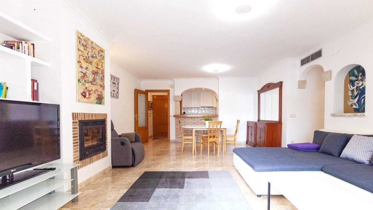 Photo of Livingroom in Roses Town Center