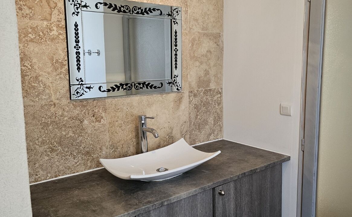 Photo of Bathroom in Caumont-sur-Durance