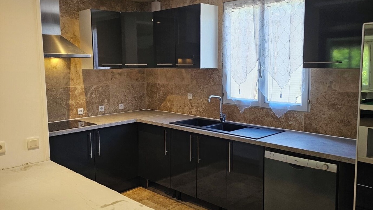 Photo of Kitchen in Caumont-sur-Durance