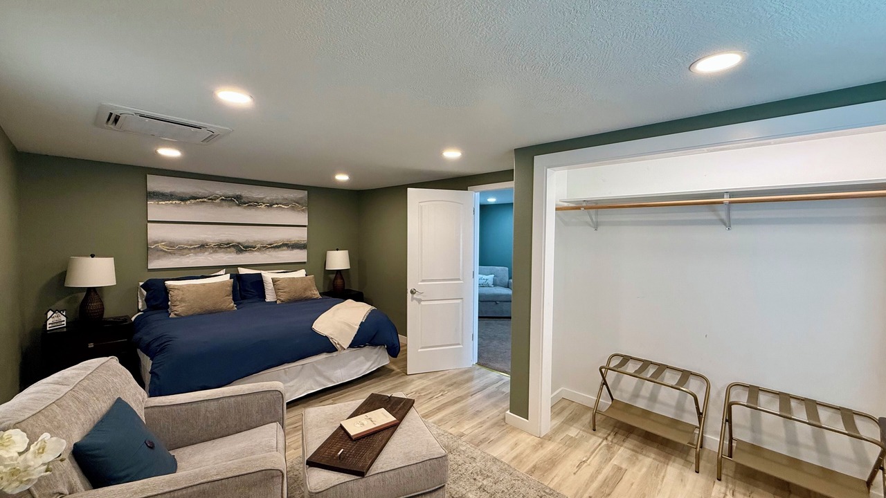 Photo of Bedroom in Sulphur