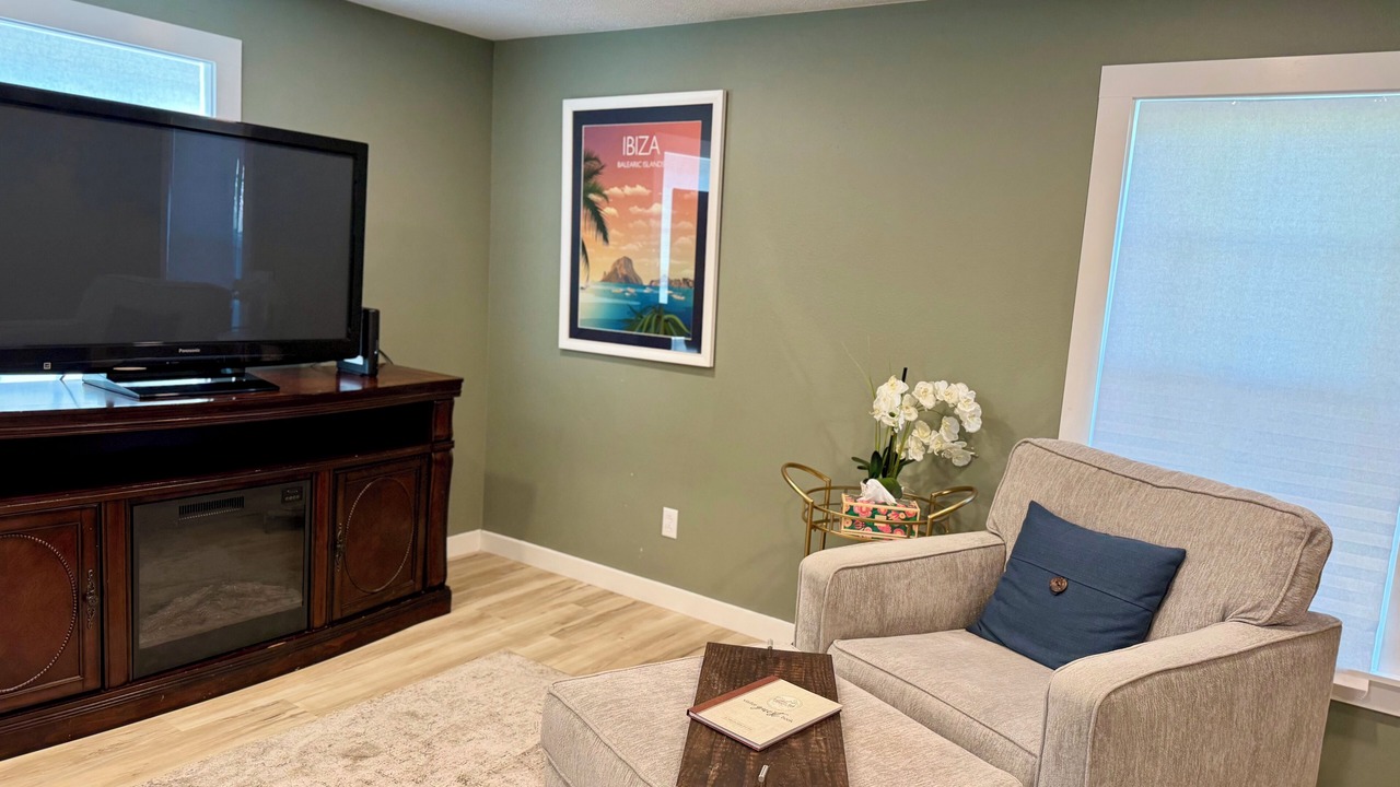 Photo of Livingroom in Sulphur