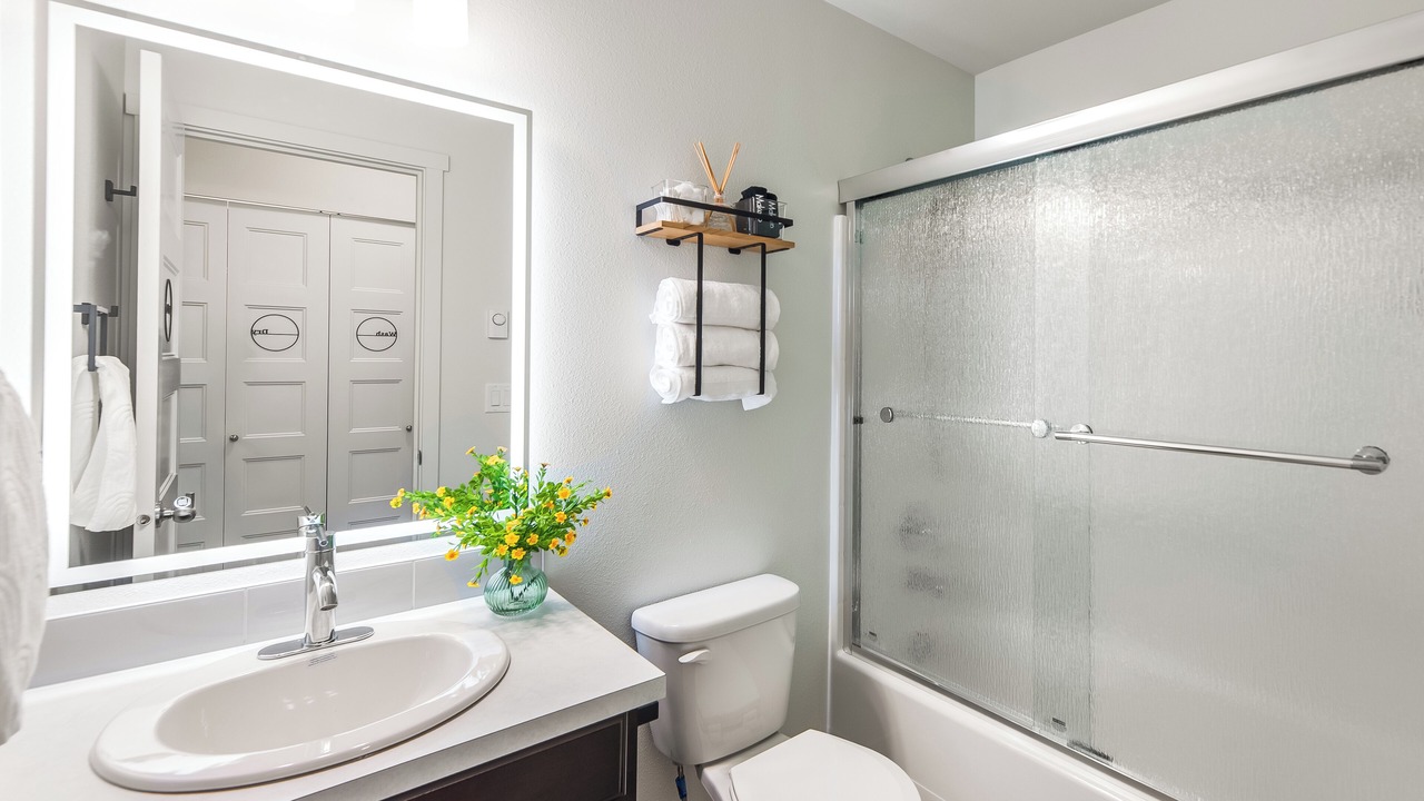Photo of Bathroom in Gold Bar