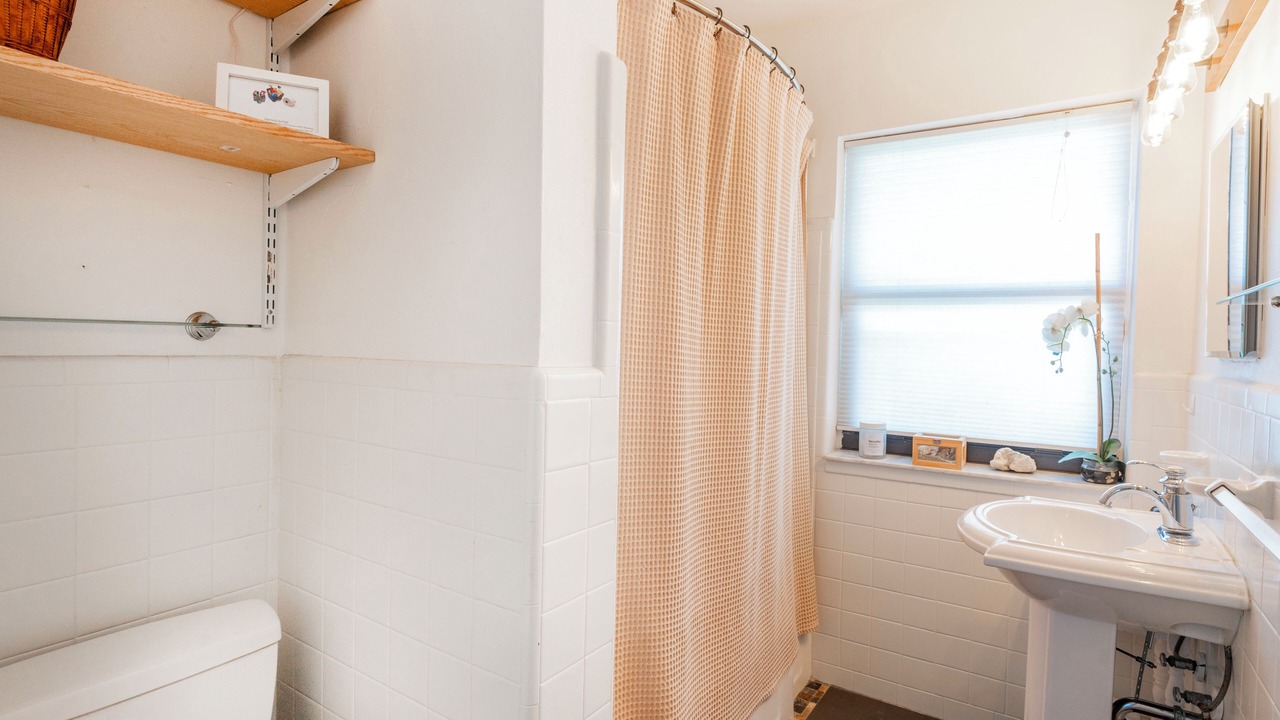 Photo of Bathroom in Lake Ridge