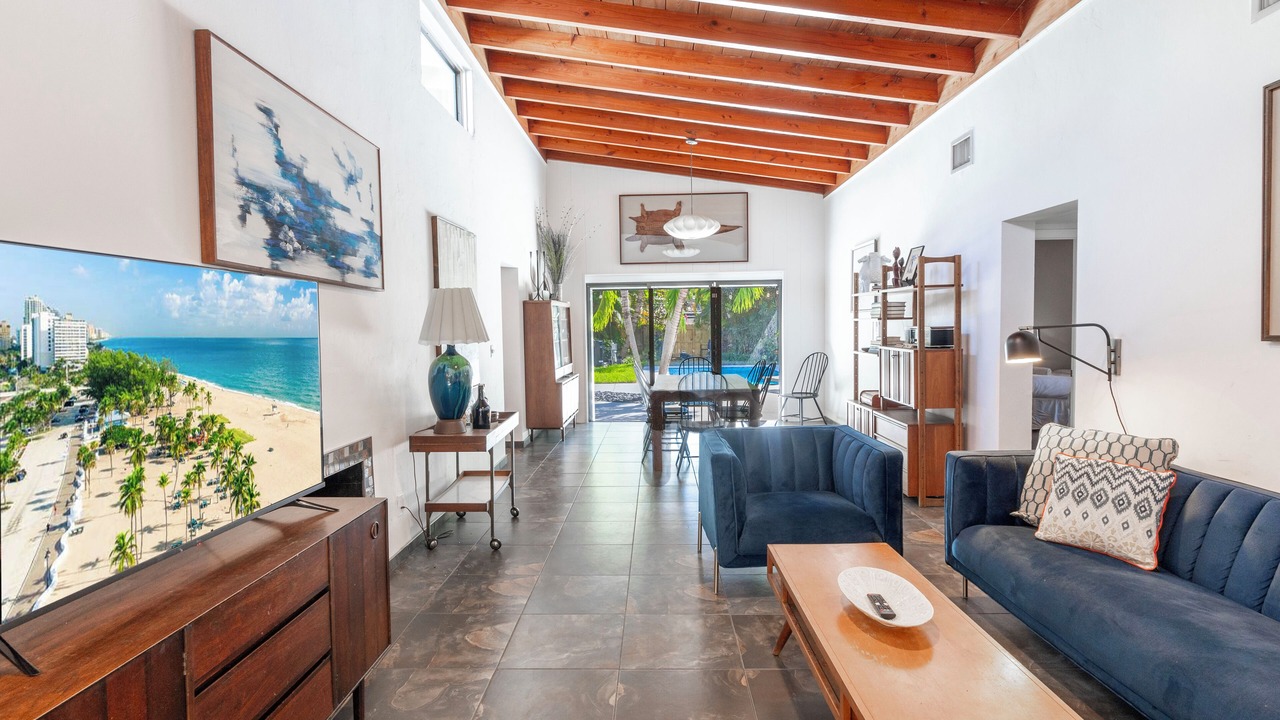 Photo of Livingroom in Lake Ridge