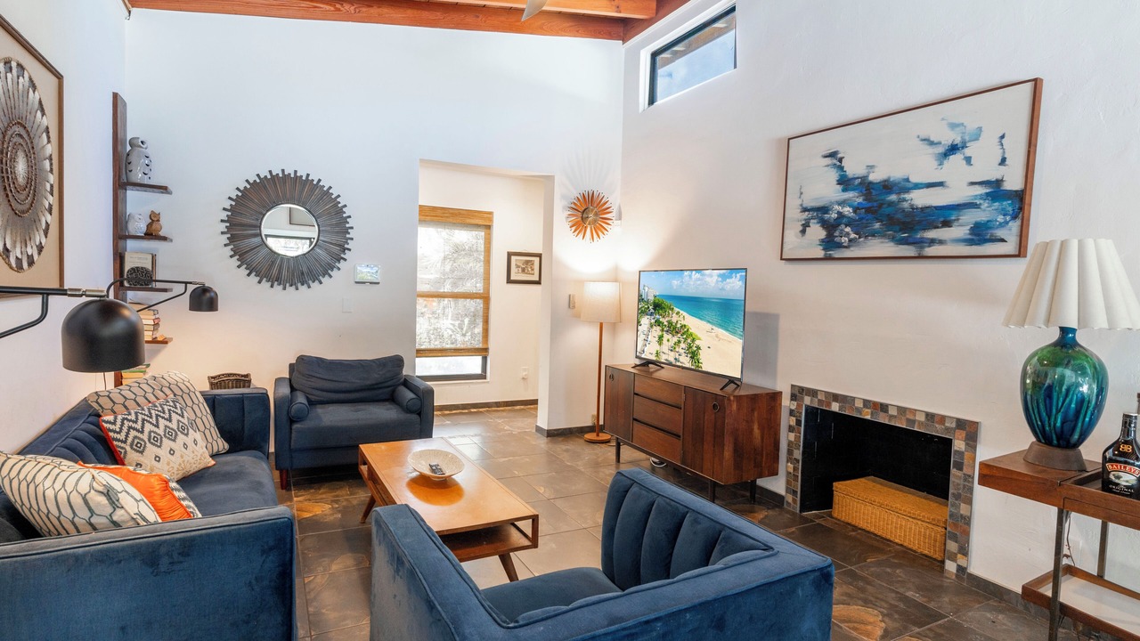 Photo of Livingroom in Lake Ridge