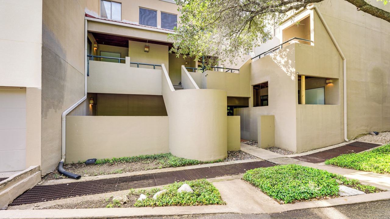 Photo of Outdoor in Barton Hills