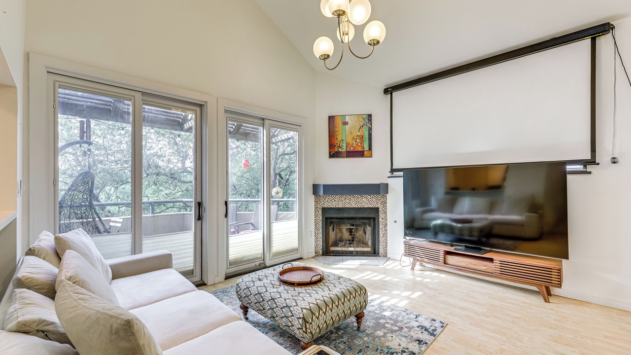 Photo of Livingroom in Barton Hills