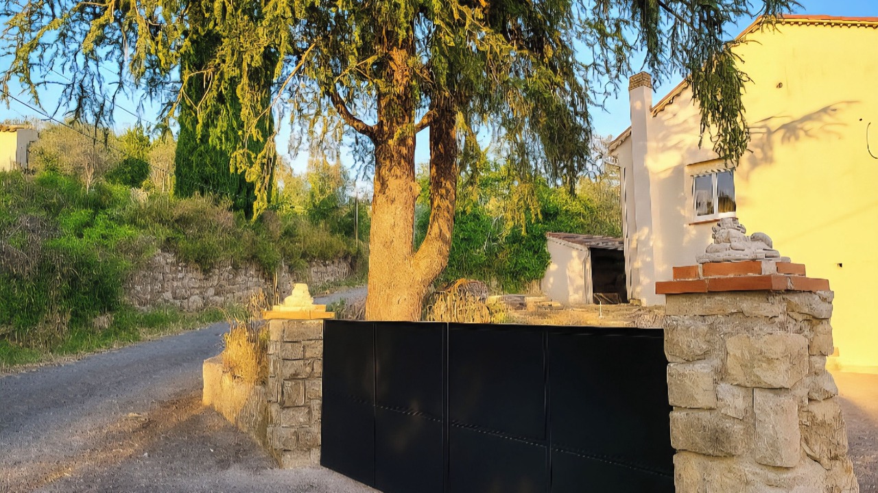 Photo of Outdoor in Claviers