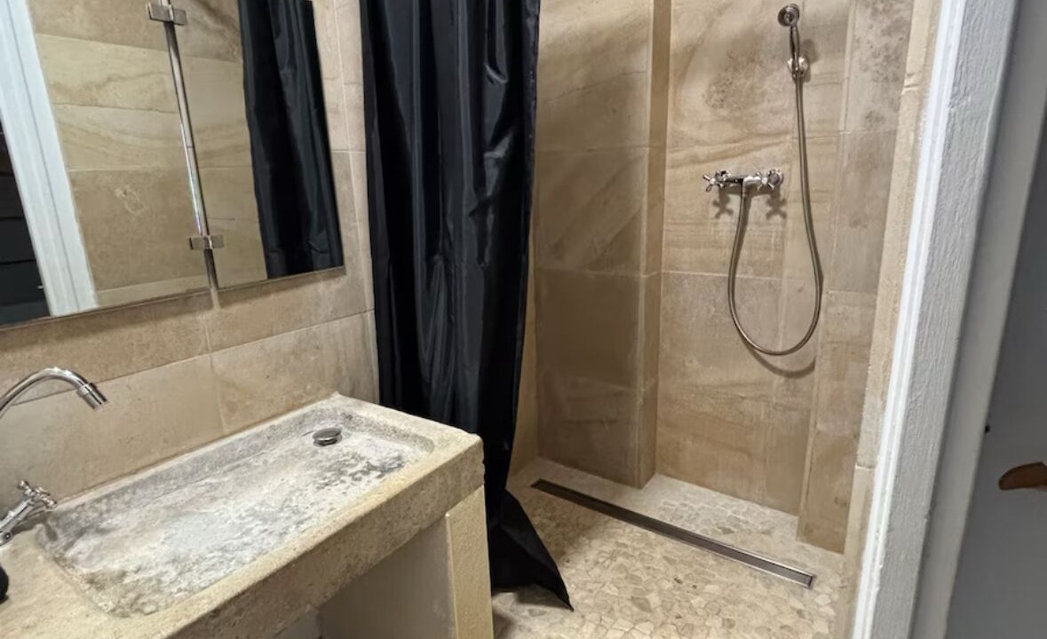 Photo of Bathroom in Epernay