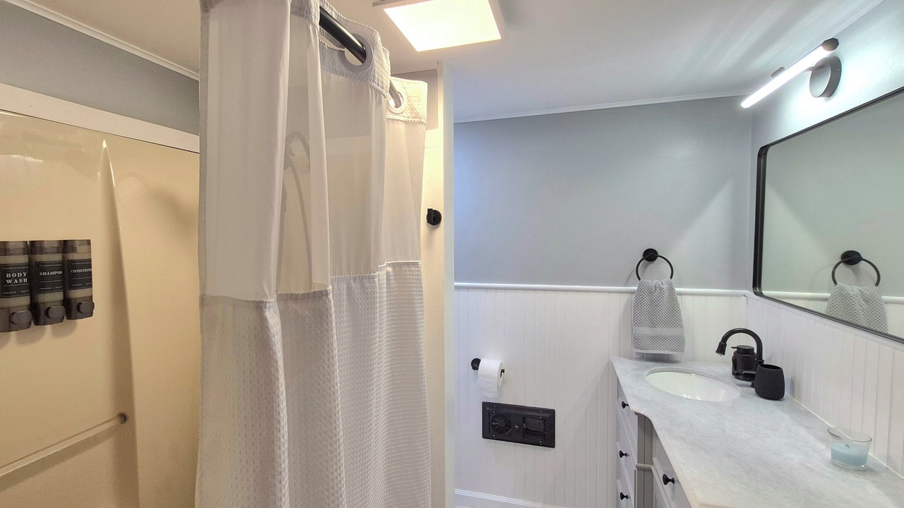 Photo of Bathroom in Ouaquaga