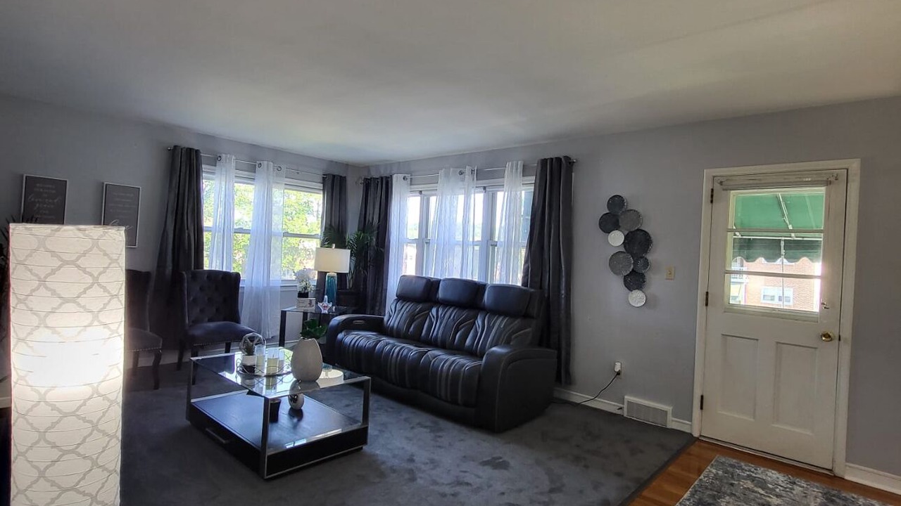 Photo of Livingroom in Shillington