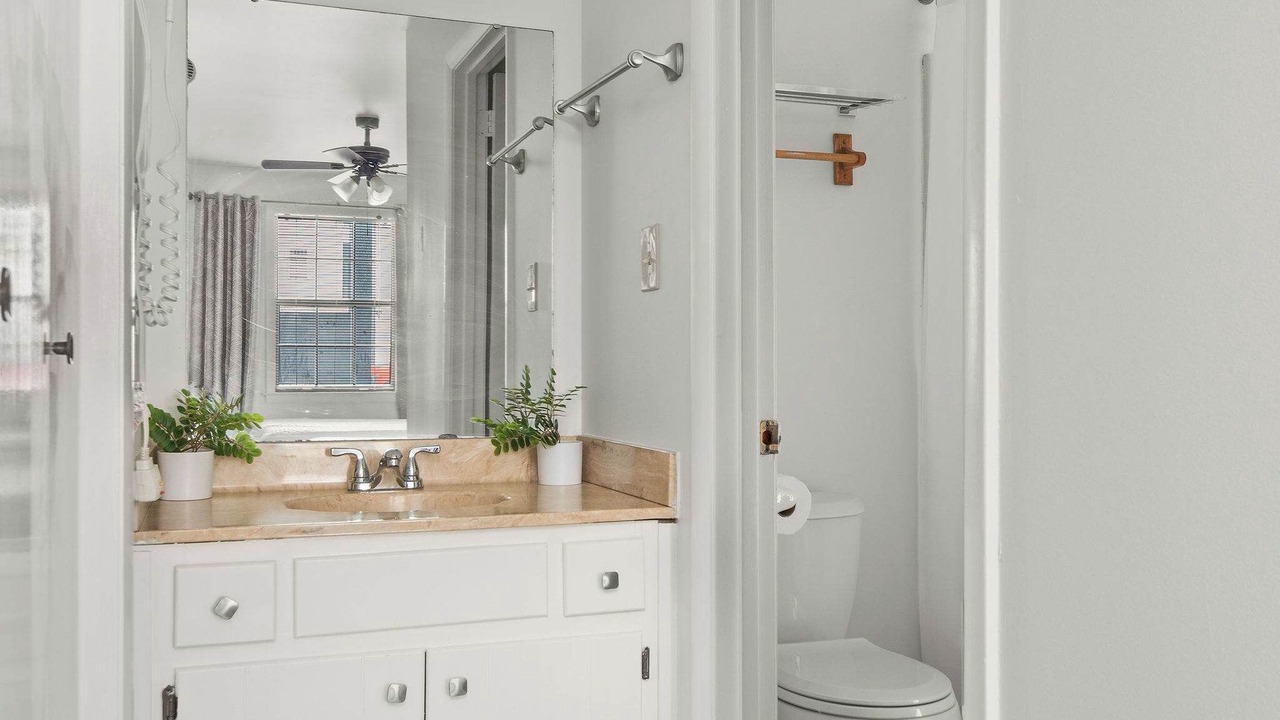 Photo of Bathroom in Music Row