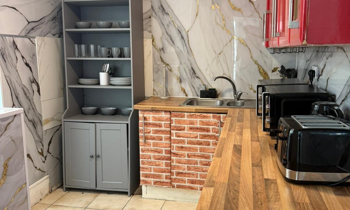 Photo of Others in Dudden Hill