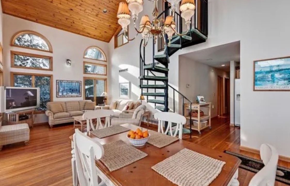 Photo of Livingroom in Lake George