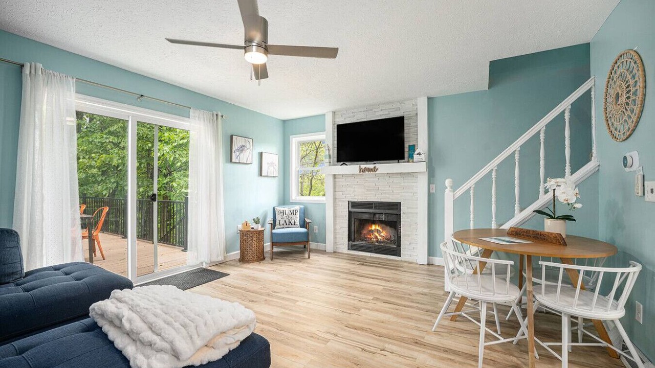 Photo of Livingroom in South Gull Lake