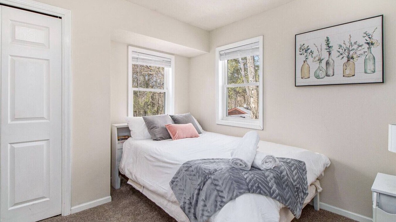 Photo of Bedroom in South Gull Lake