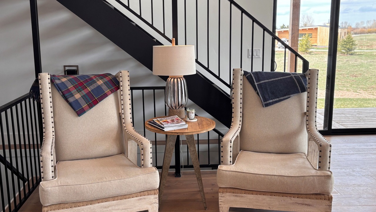 Photo of Others in Victor