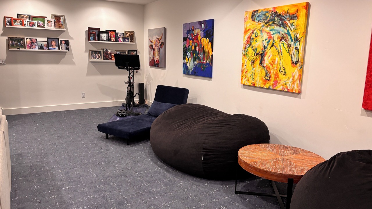 Photo of Others in Victor