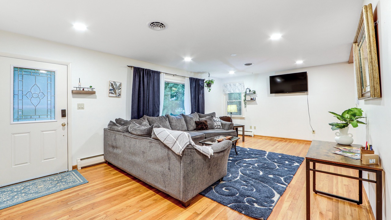 Photo of Livingroom in Cherry Valley