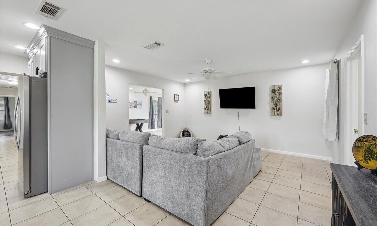 Photo of Livingroom in Bridge City
