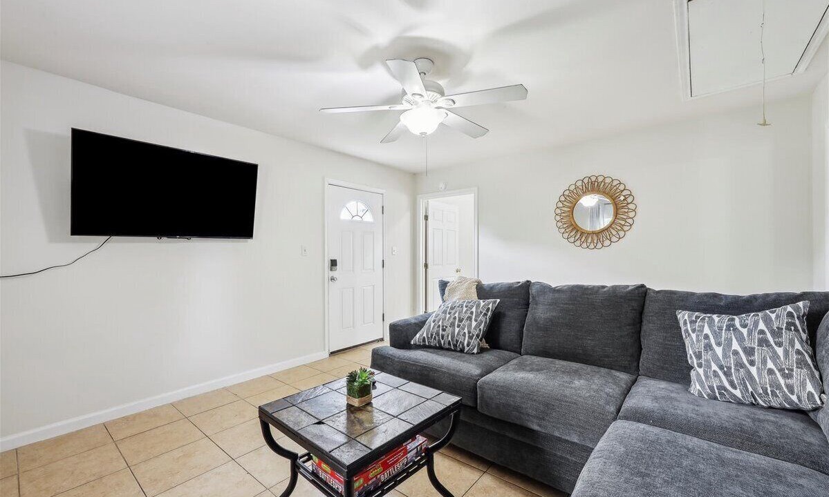 Photo of Livingroom in Bridge City