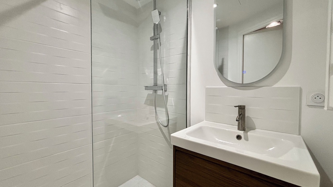 Photo of Bathroom in Carmes