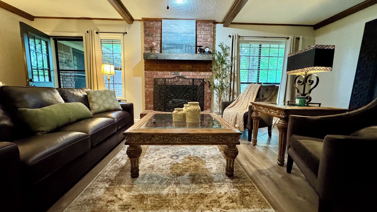 Photo of Livingroom in Van Buren