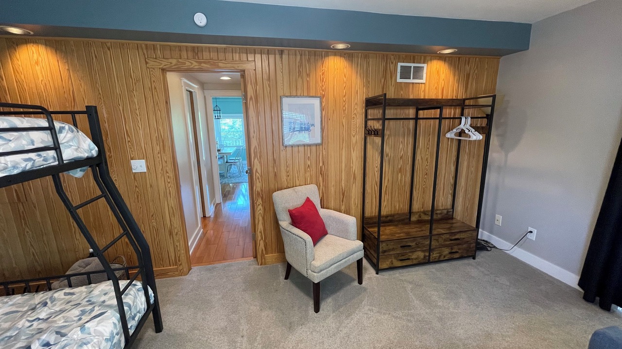 Photo of Bedroom in Lakeview