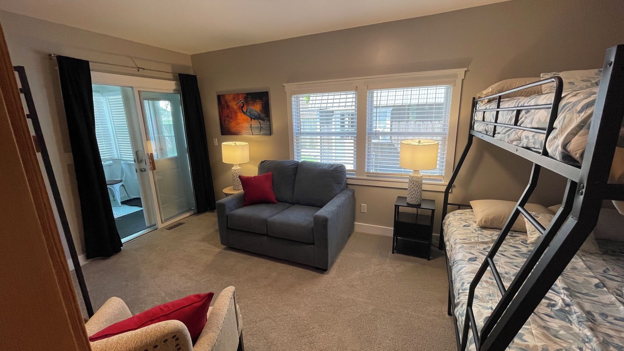 Photo of Bedroom in Lakeview