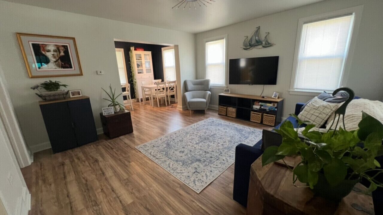 Photo of Livingroom in Harrison