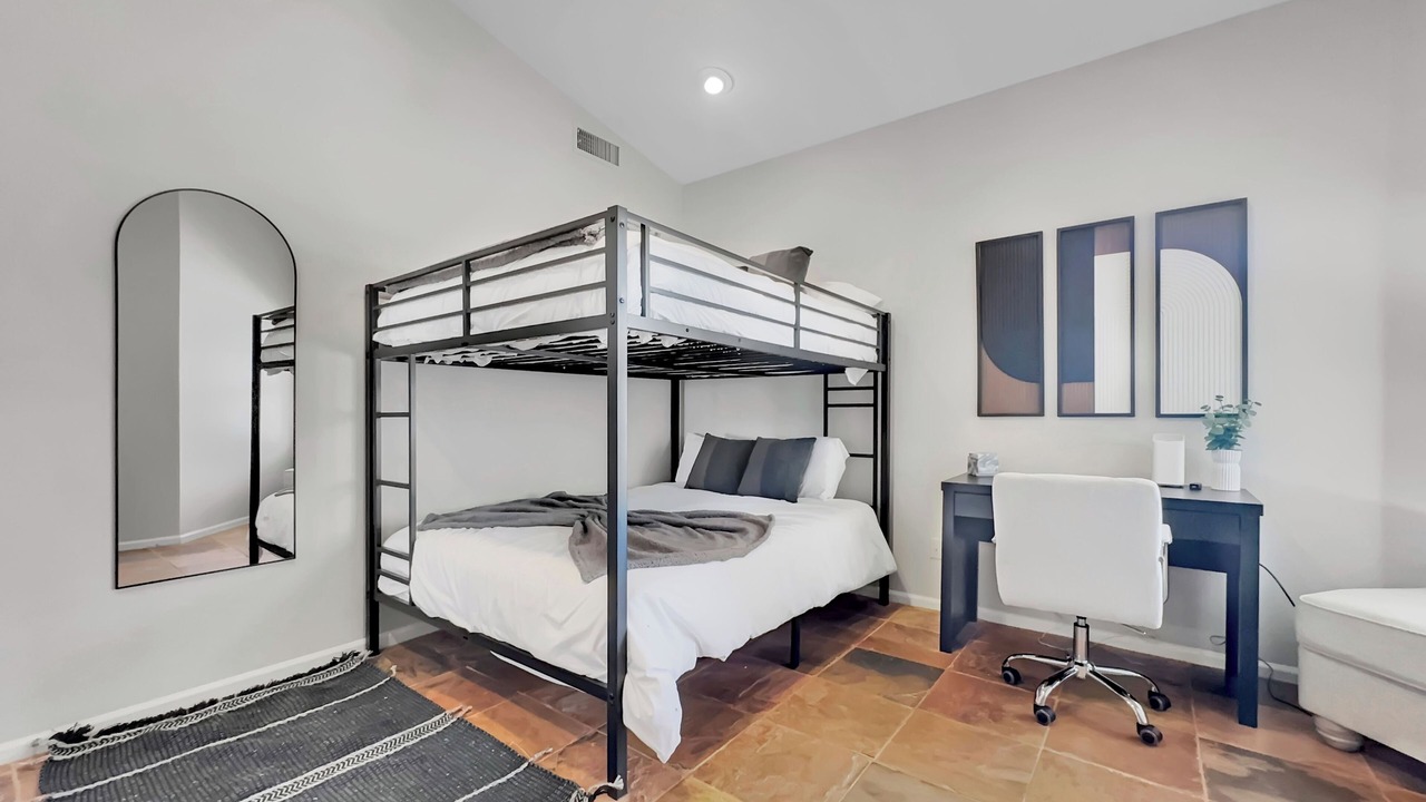 Photo of Bedroom in Island at Ocotillo