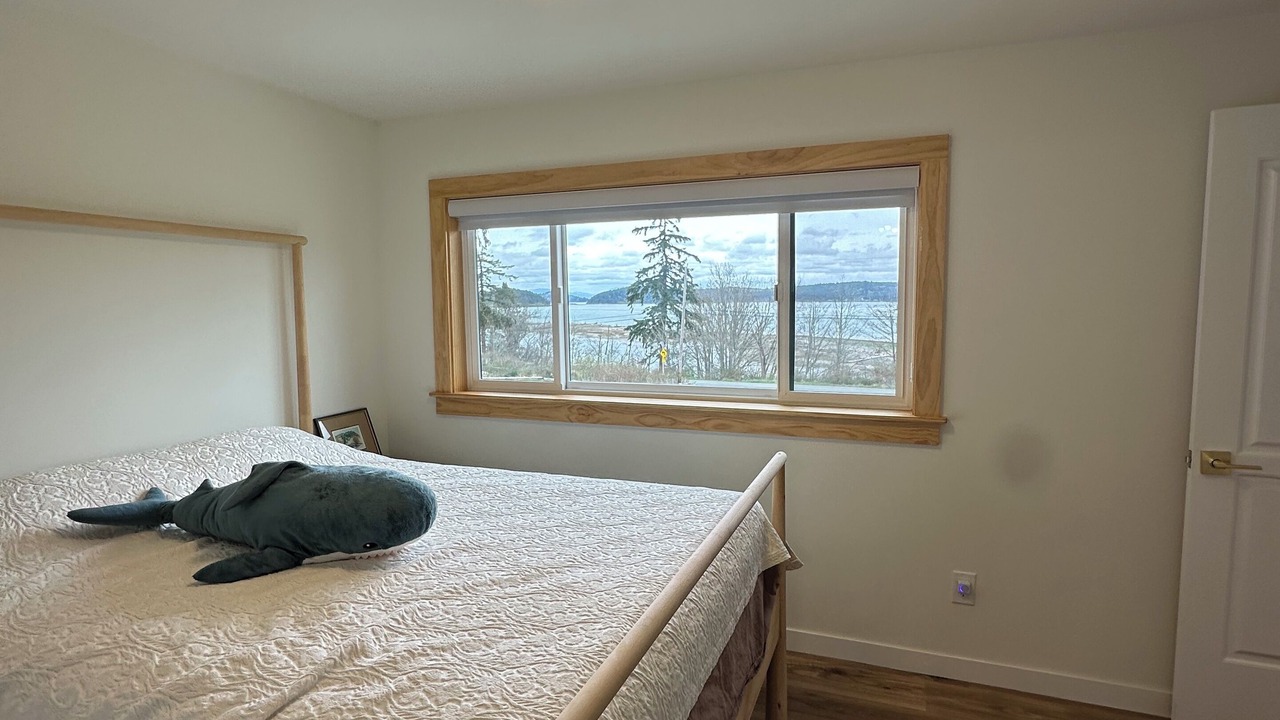 Photo of Bedroom in Oak Harbor