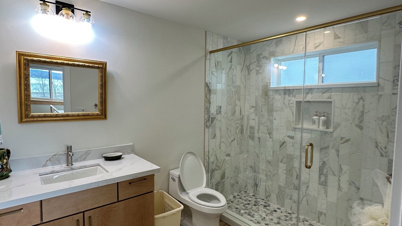 Photo of Bathroom in Oak Harbor