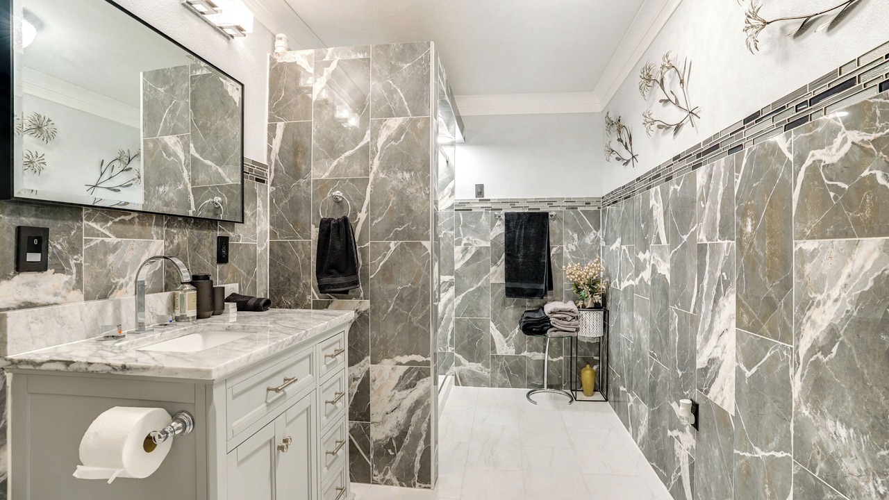 Photo of Bathroom in Alvarado