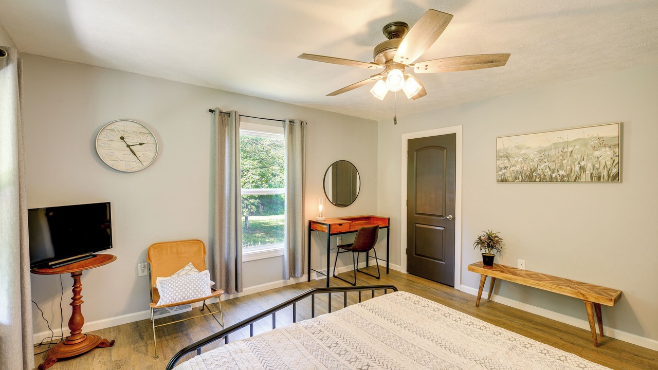 Photo of Bedroom in Lambsburg