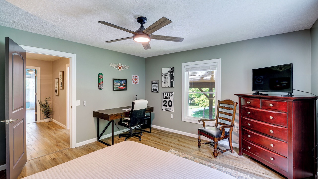 Photo of Bedroom in Lambsburg