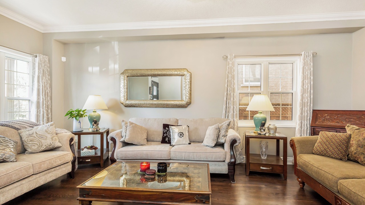 Photo of Livingroom in Churchill Meadows