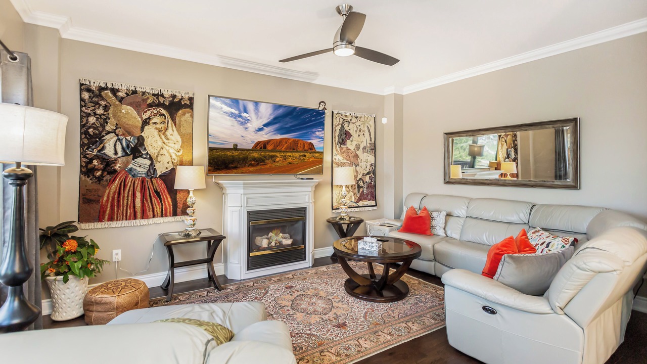 Photo of Livingroom in Churchill Meadows