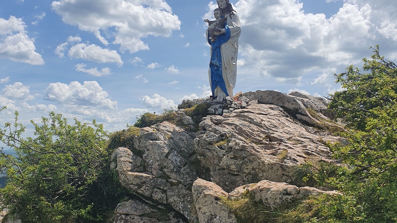 Photo of Others in Armendarits