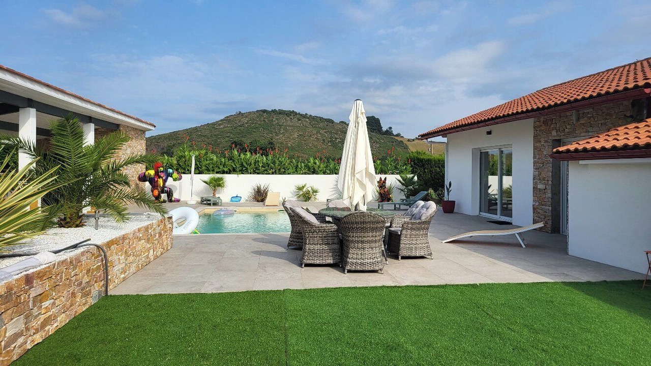 Photo of Outdoor in Armendarits