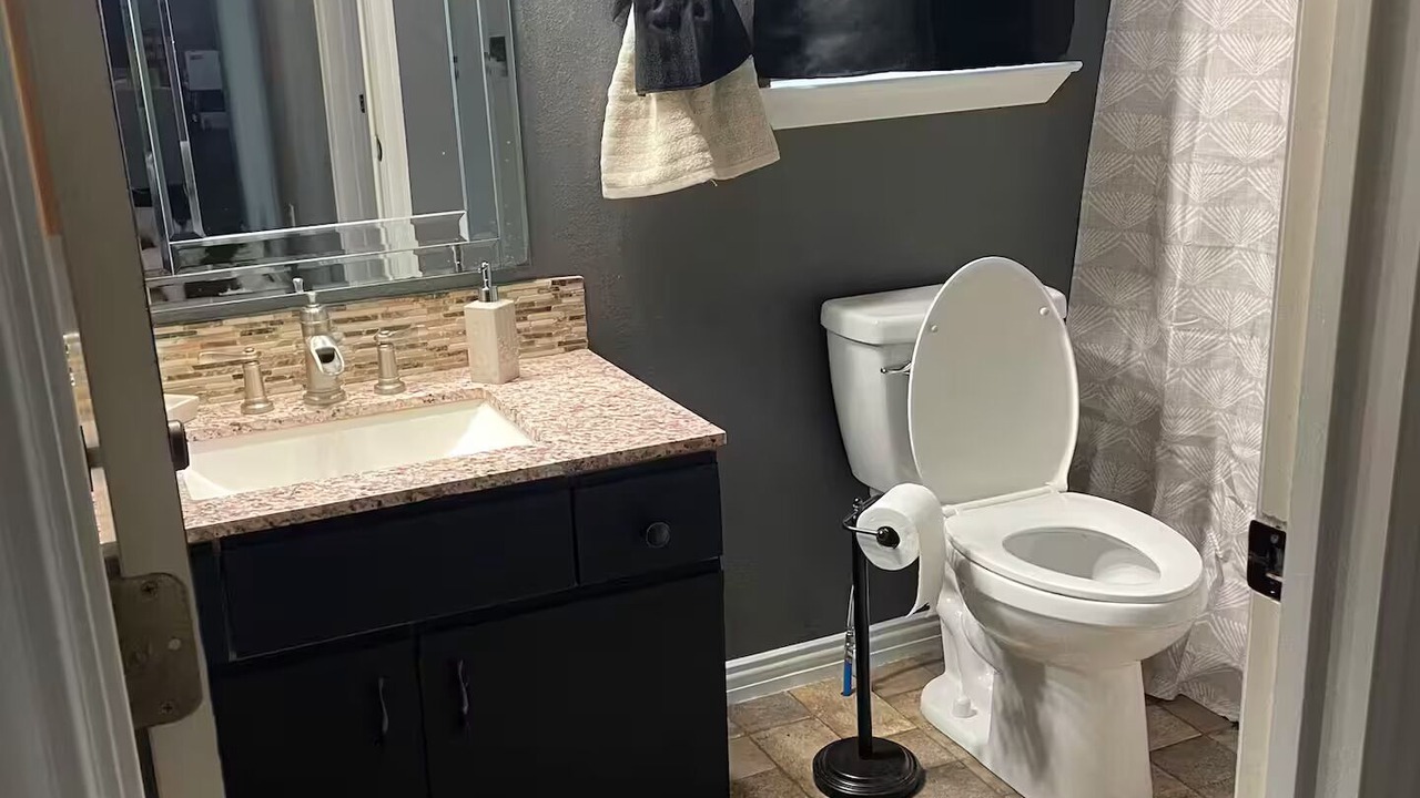 Photo of Bathroom in Elmo