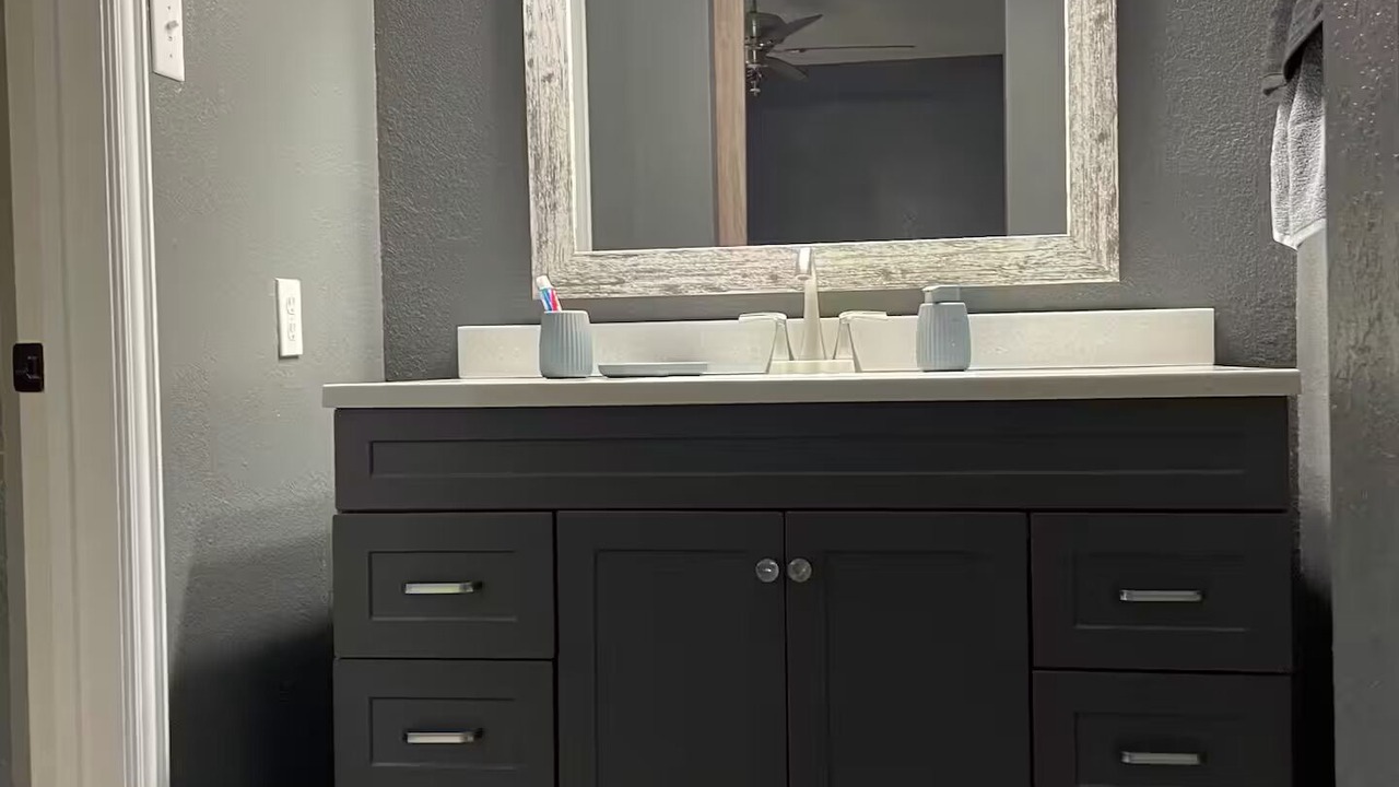 Photo of Bathroom in Elmo