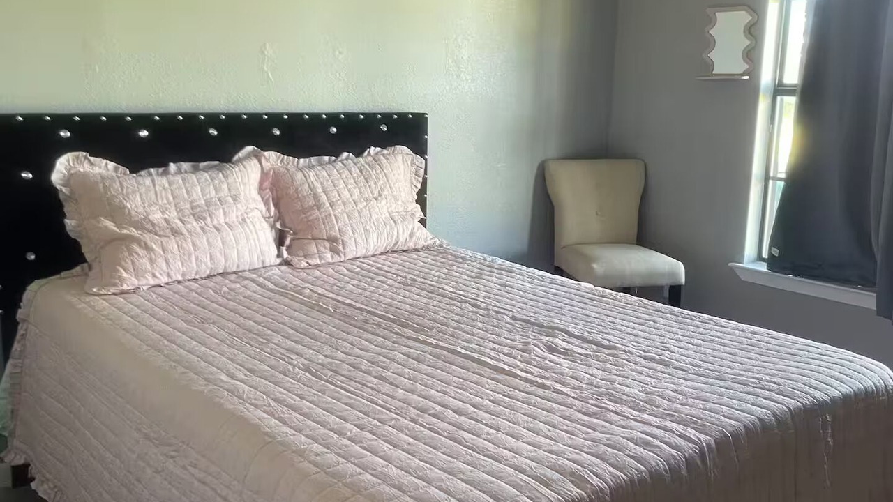 Photo of Bedroom in Elmo