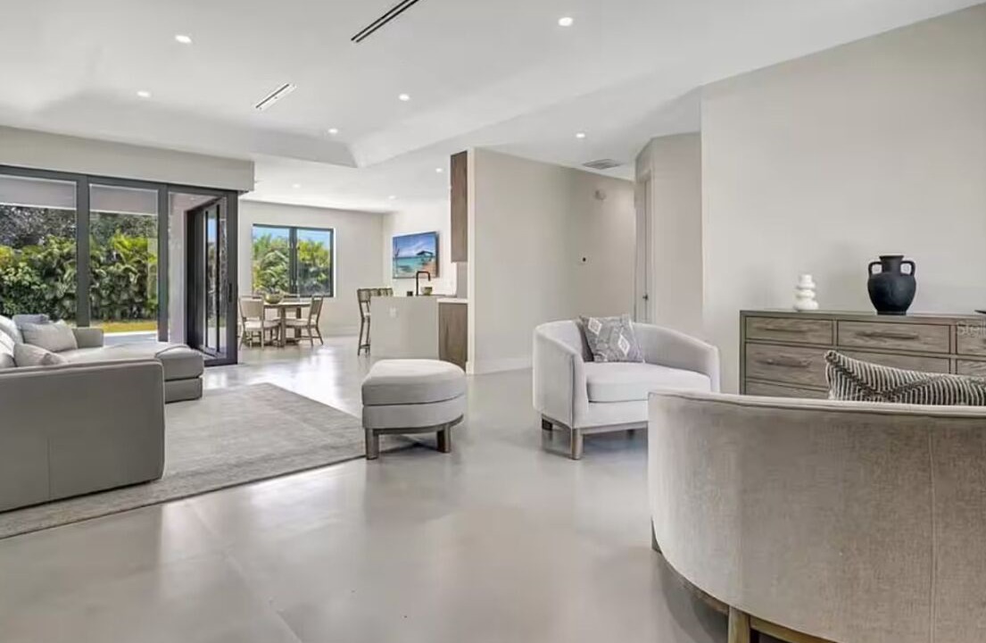 Photo of Livingroom in Long Meadow