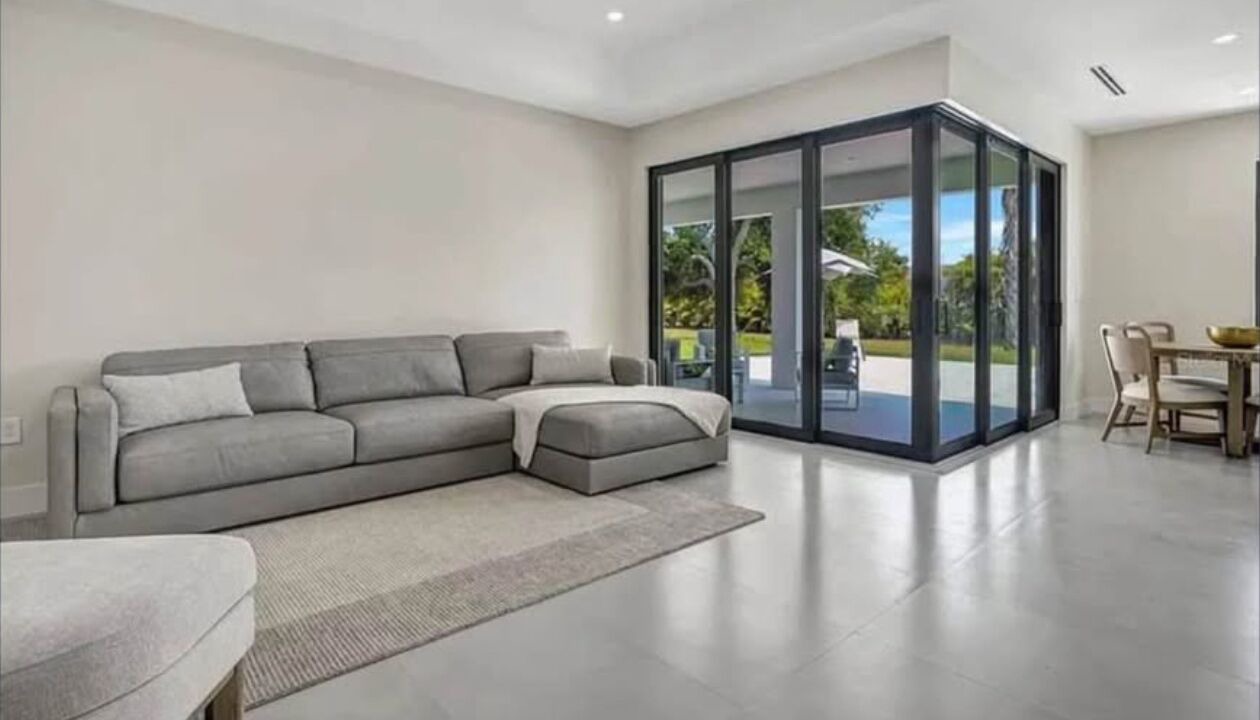 Photo of Livingroom in Long Meadow
